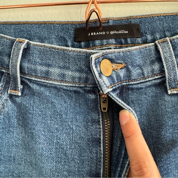 J Brand x Elsa Hosk Monday Jean in Workday Blue
Wide Leg Jeans Size 29 - Picture 6 of 15